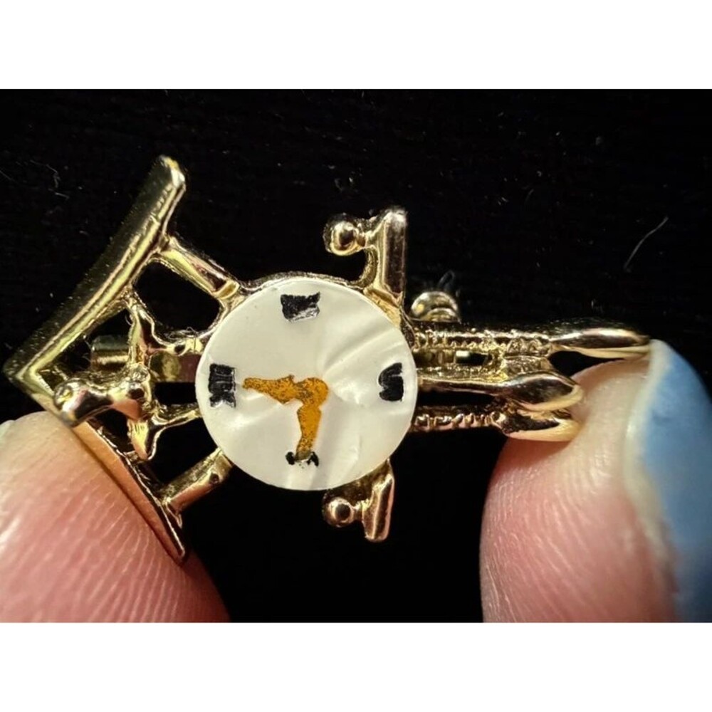 Vintage Cuckoo Clock Brooch - Novelty Clock Pin 1960s